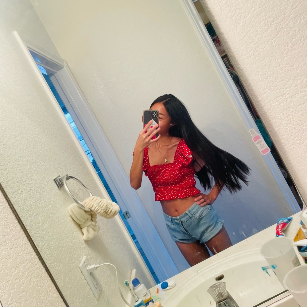 Red Ruffle Top NWOT - Picture 3 of 3